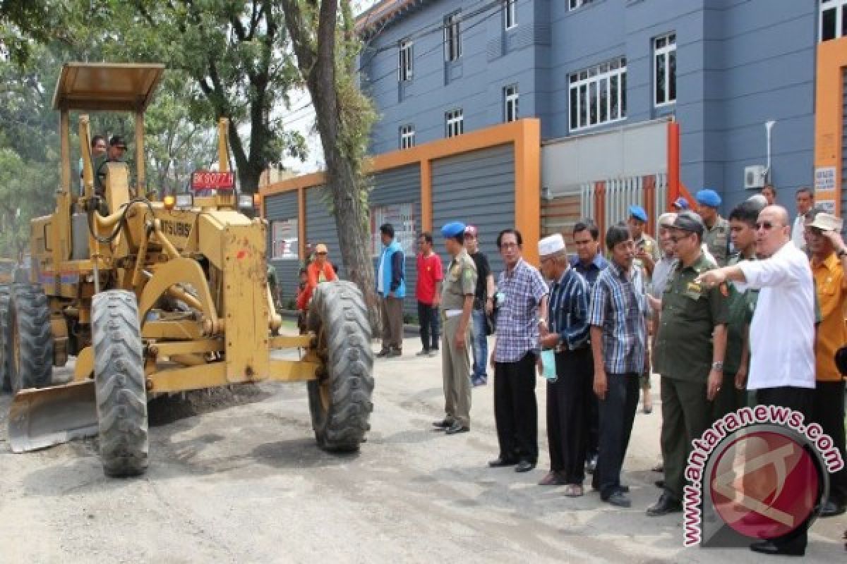 Jalan Rusak Segera Diperbaiki