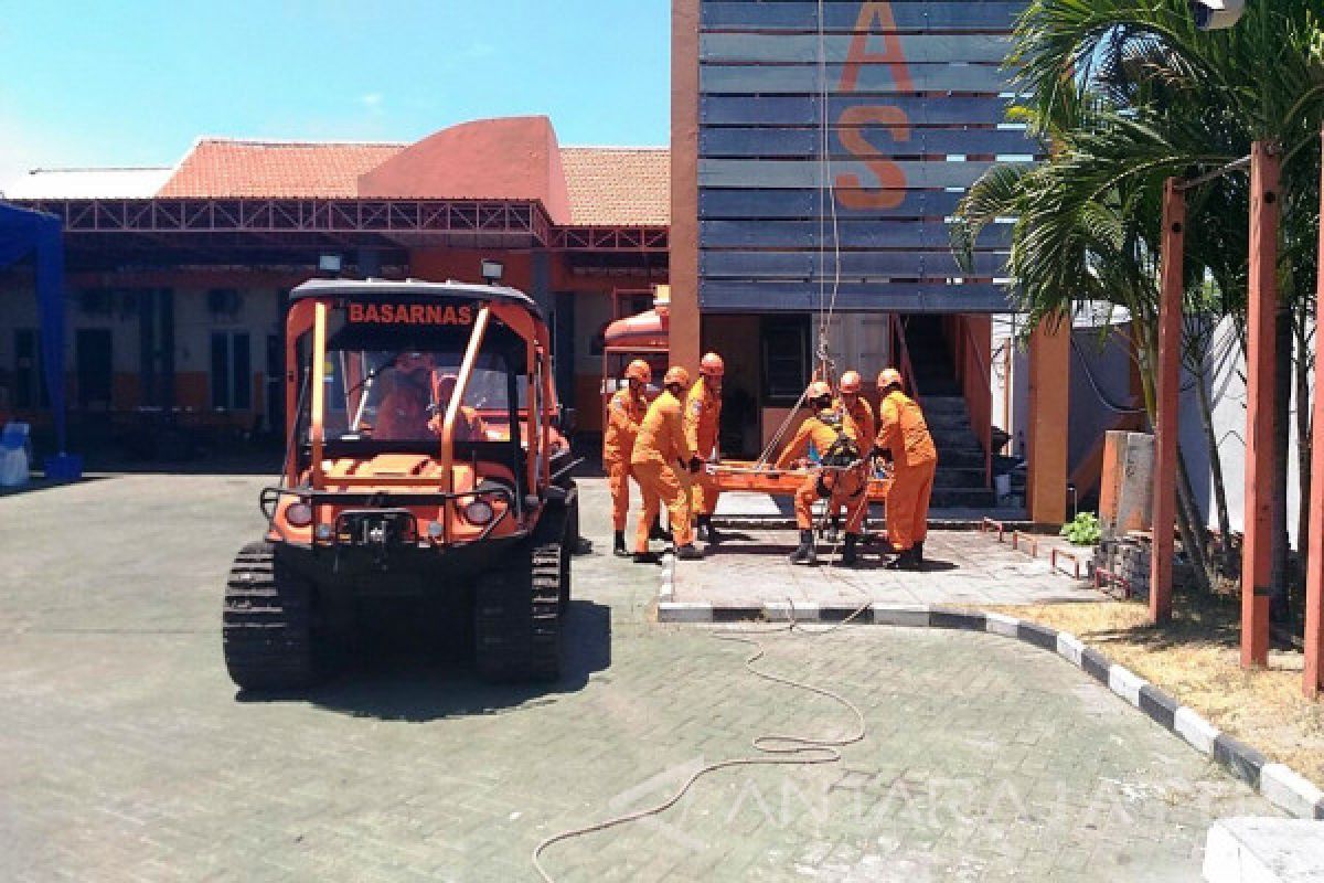 Basarnas Surabaya Menyiapkan 25 Personel Bantu Gunung Agung (Video)