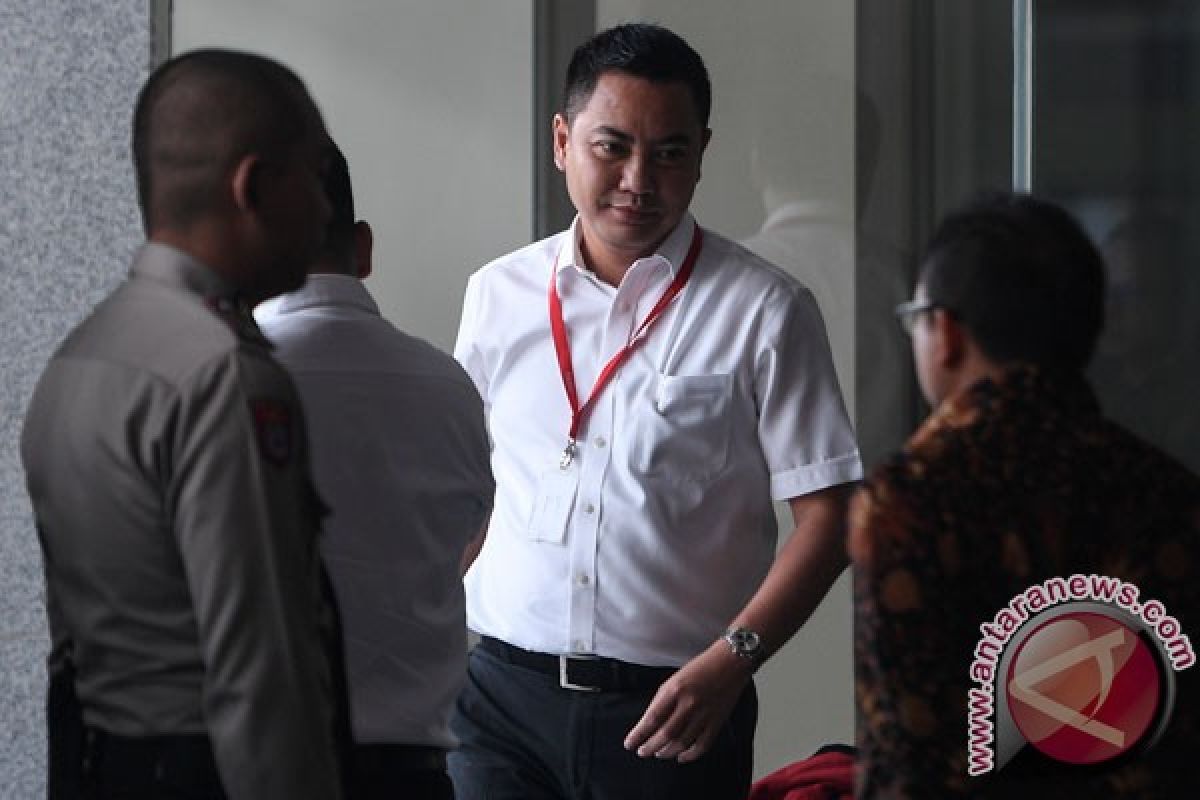 KPK periksa anggota DPR fayakhun kasus korupsi Bakamla