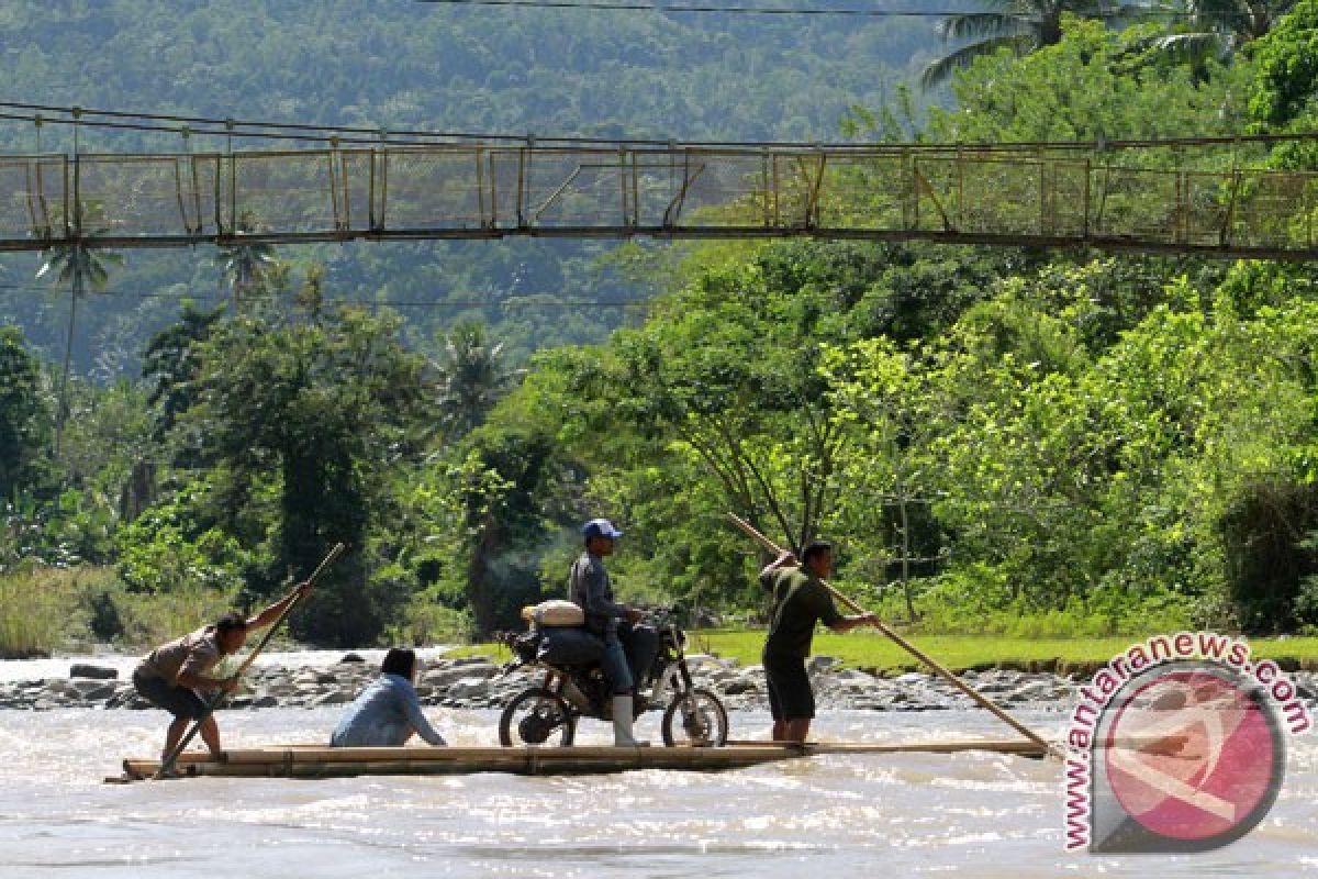 Ini klarifikasi pembangunan jembatan berlantai kaca