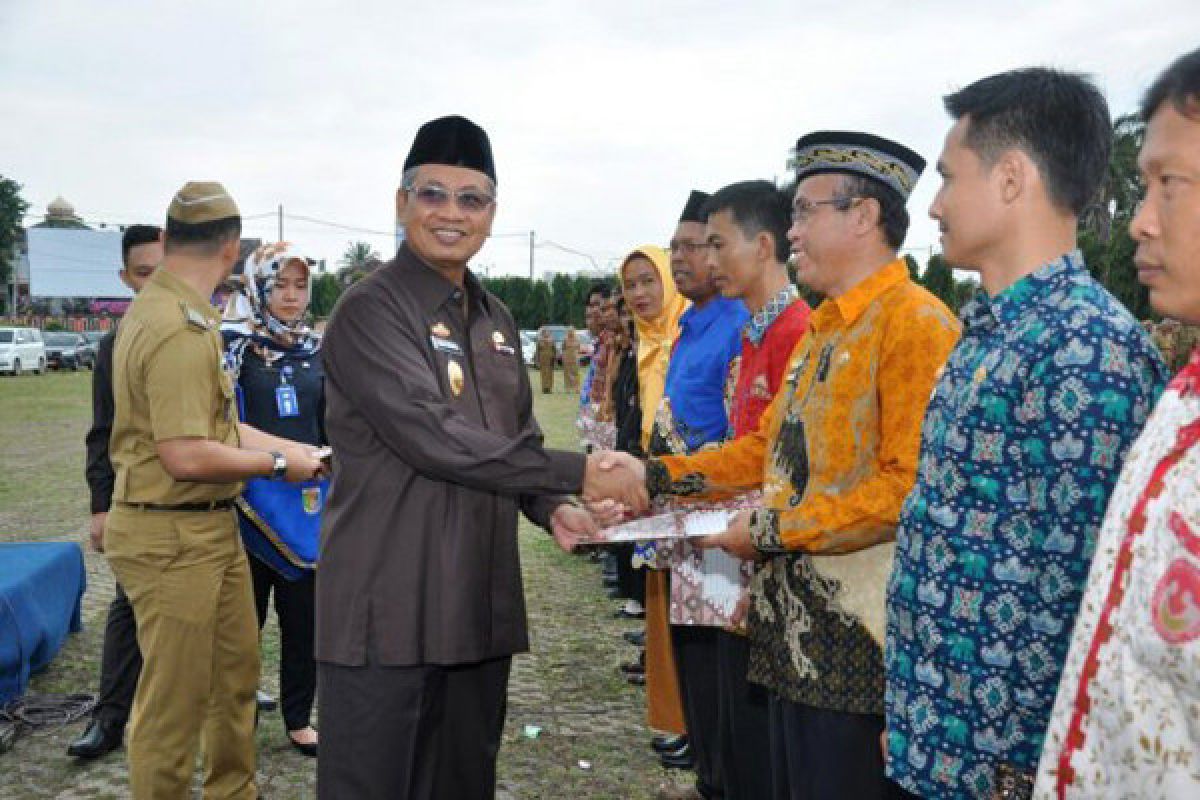 Pemprov Lampung Berikan Penghargaan Hari Pangan 