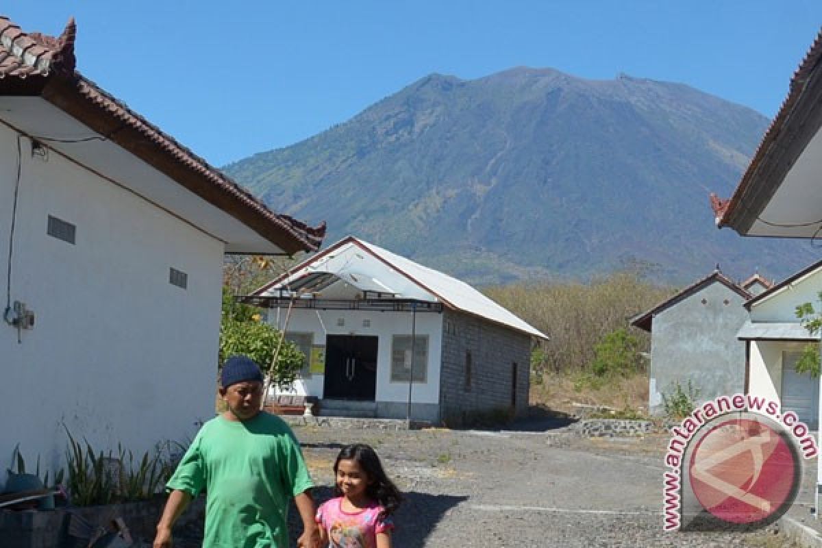 BNPB tutup akses zona merah Gunung Agung