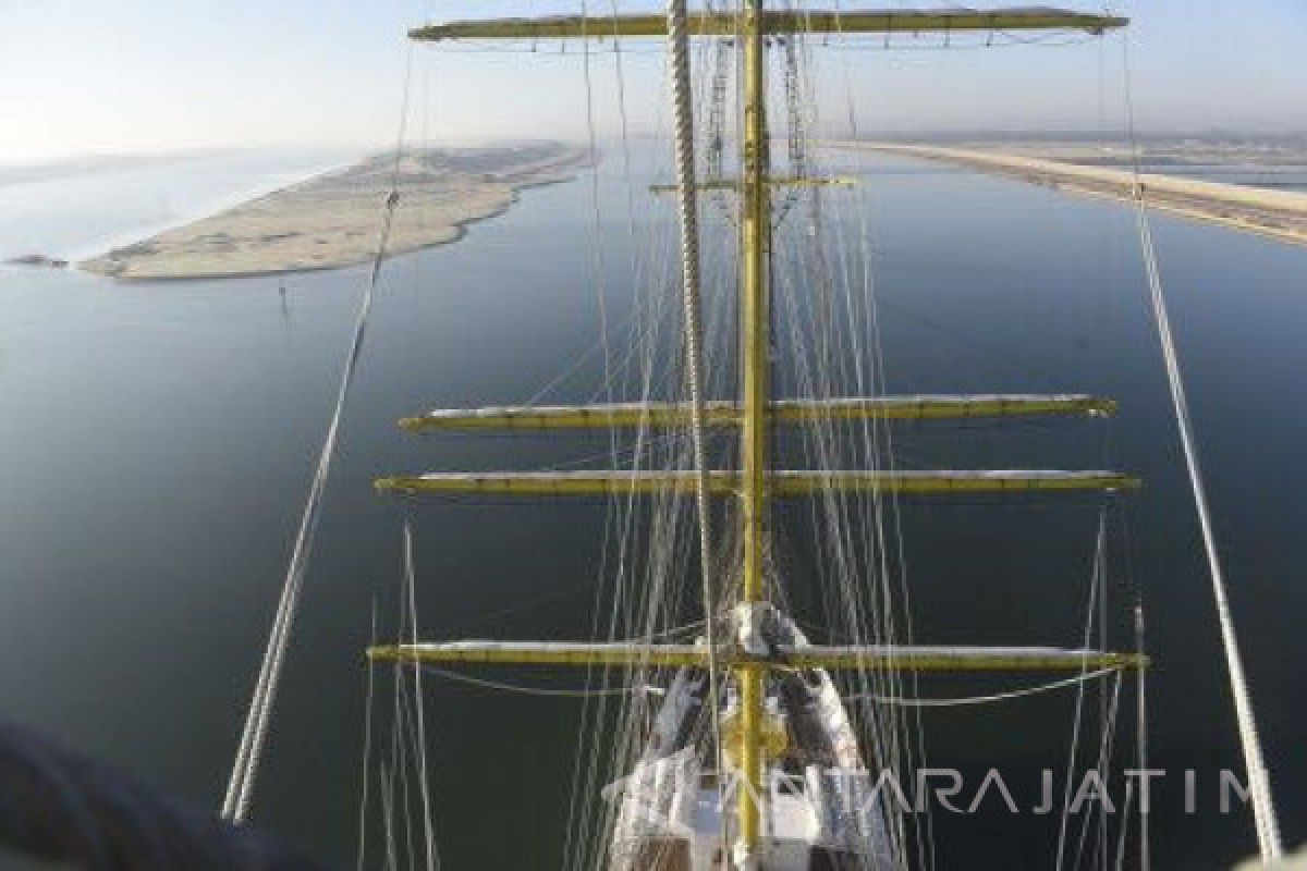 KRI Bima Suci Lintasi Terusan Suez (Video)