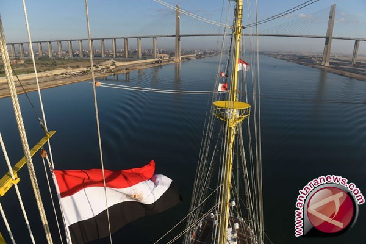 KRI Bima Suci Lintasi Terusan Suez