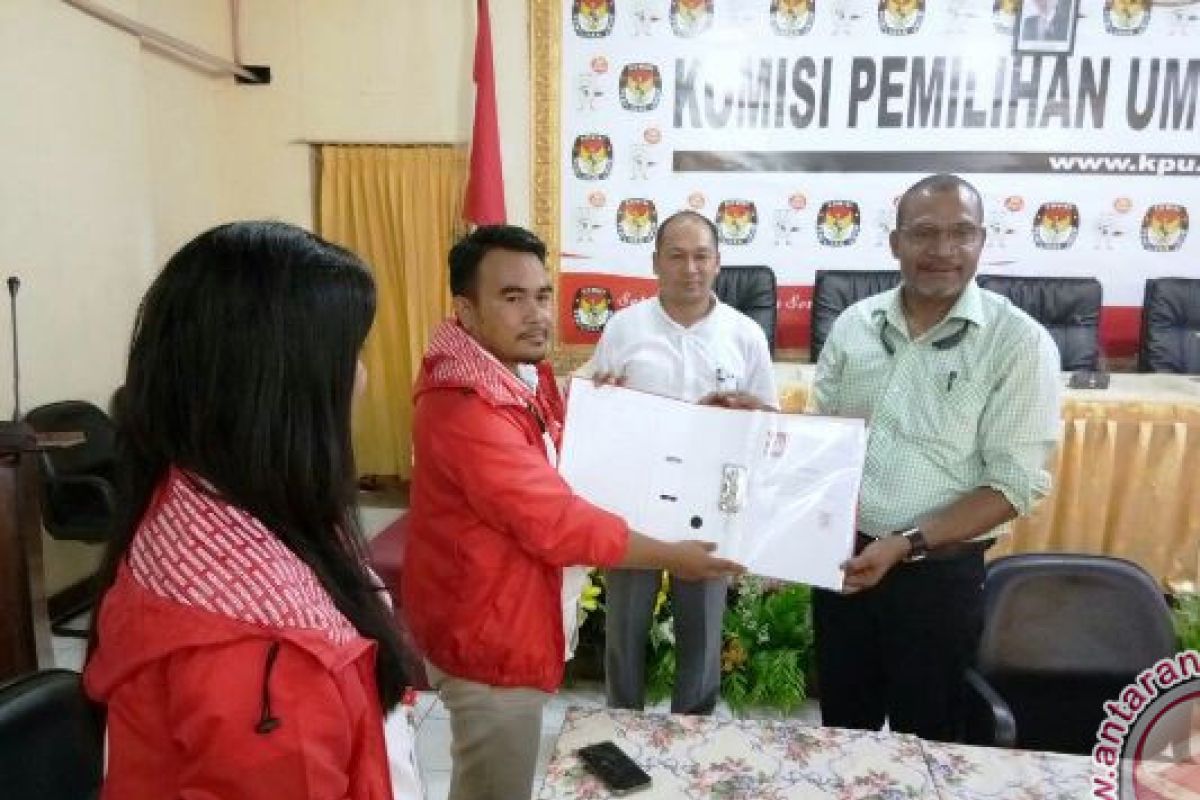 Pengurus mendaftarkan PSI Papua ke KPU