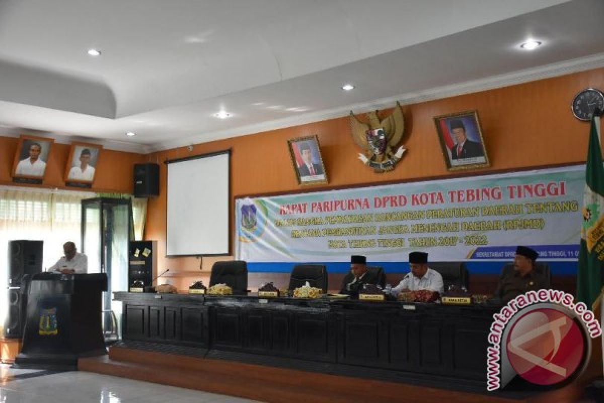 Walikota Sampaikan RPJMD Tebing Tinggi 2017-2022