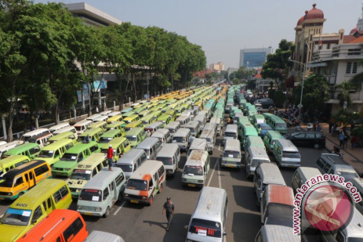 7.500 Angkot Di Bandung Raya Dikandangkan Dampak Taksi Online