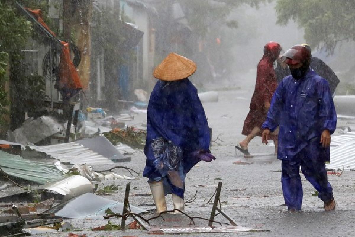 Vietnam bersiap hadapi topan Khanun