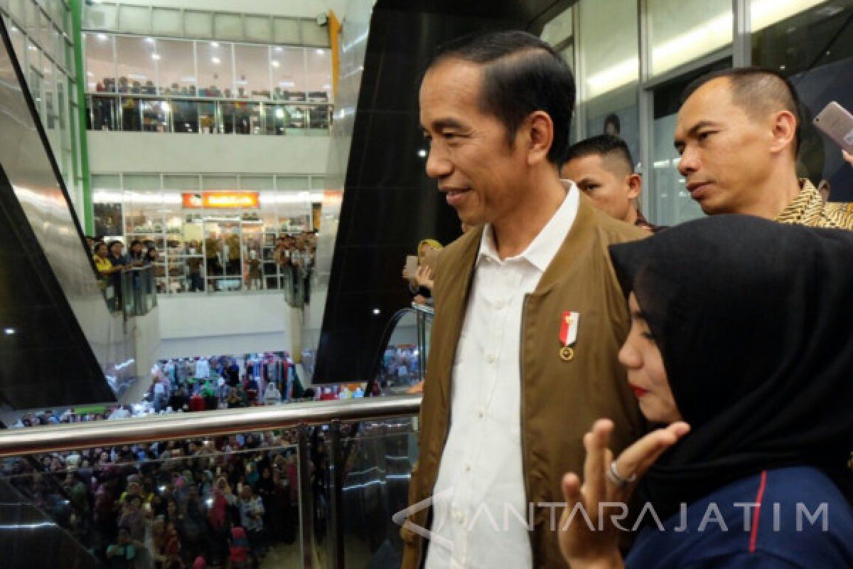 Presiden Kunjungi Mal di Palembang