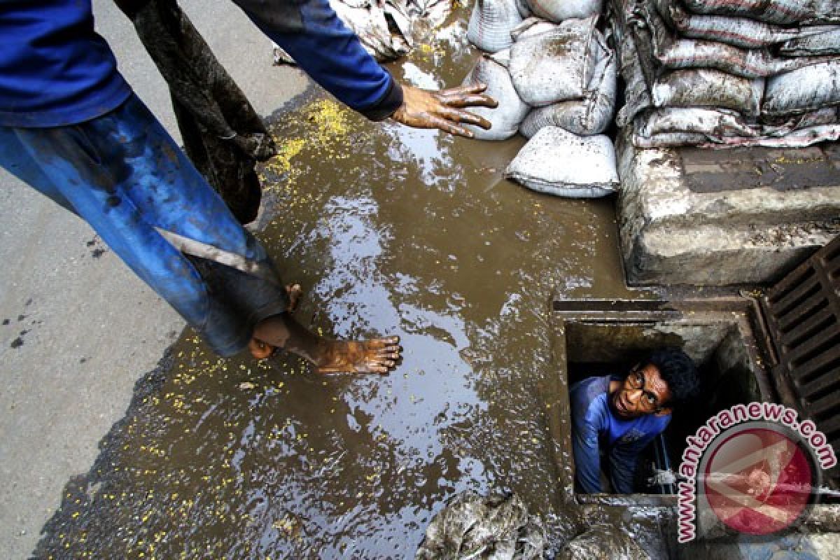 Pemprov DKI siagakan 3.000 pasukan biru antisipasi banjir