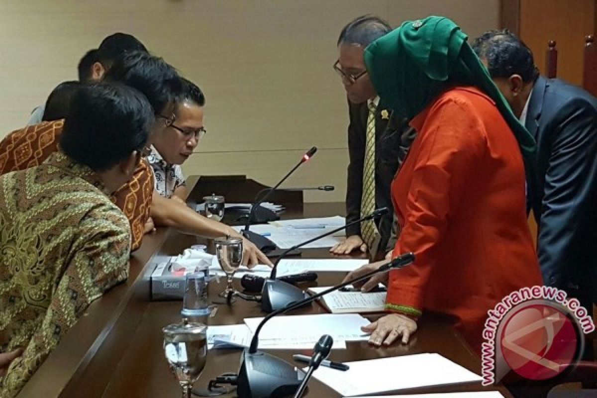 Sidang KPPU: Saksi Sebut Tidak Ada Larangan Jual AMDK Merek Apapun