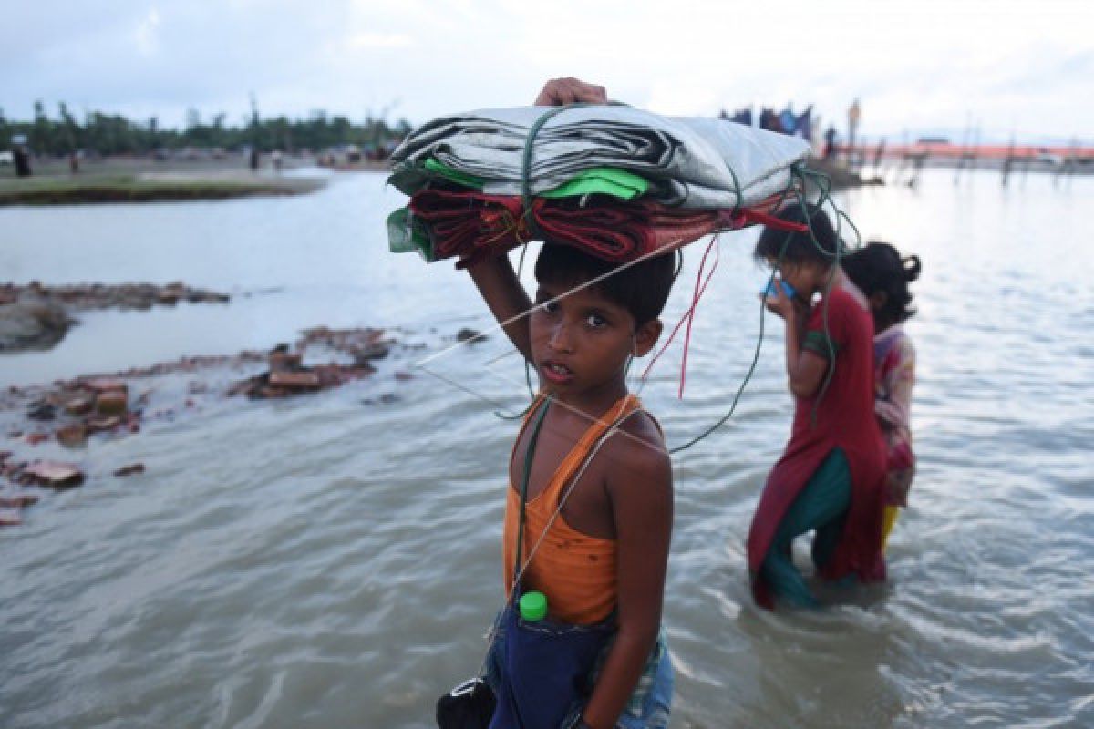Pengungsi Rohingya menangis meminta pertolongan DK-PBB