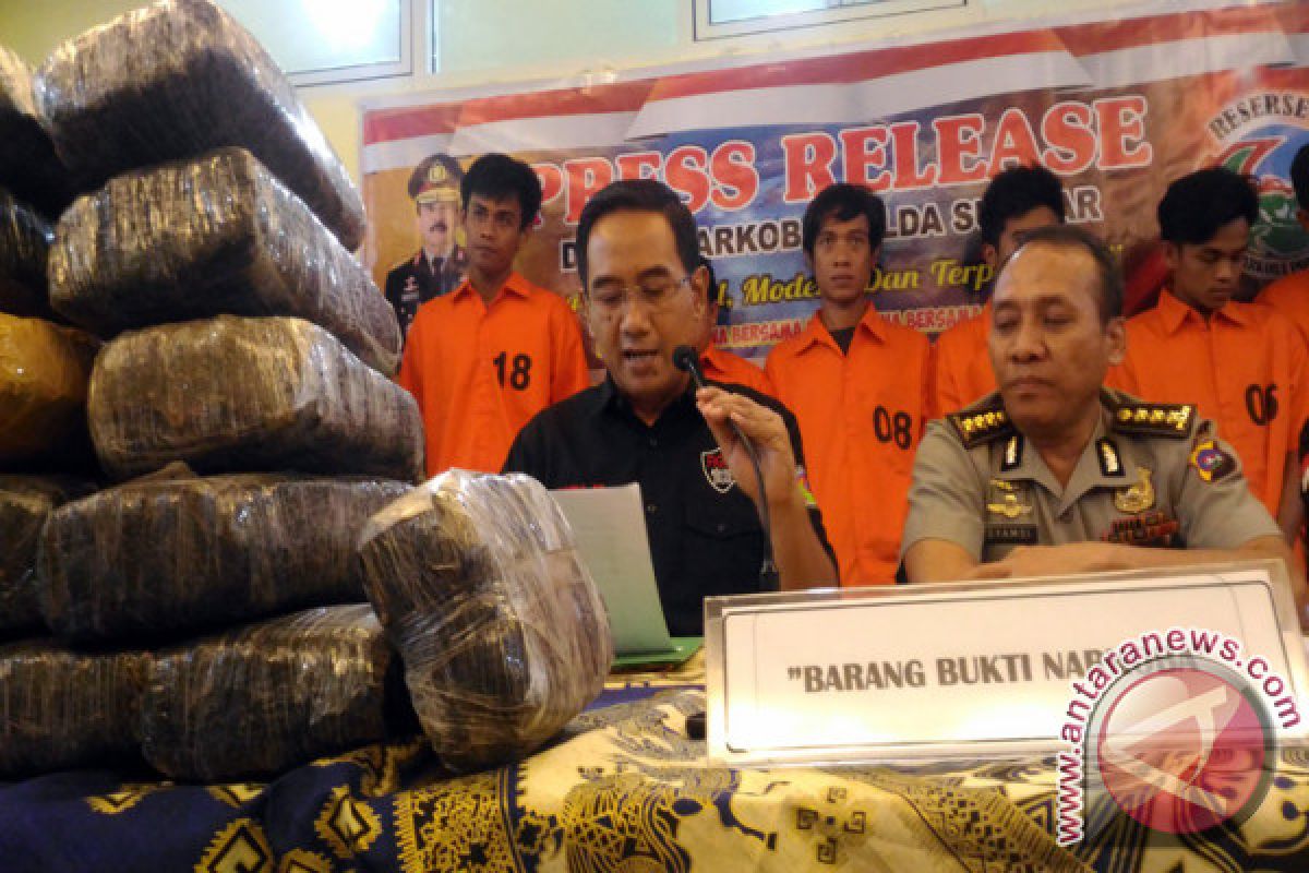 Ganja Asal Aceh Diamankan di Loket Bus