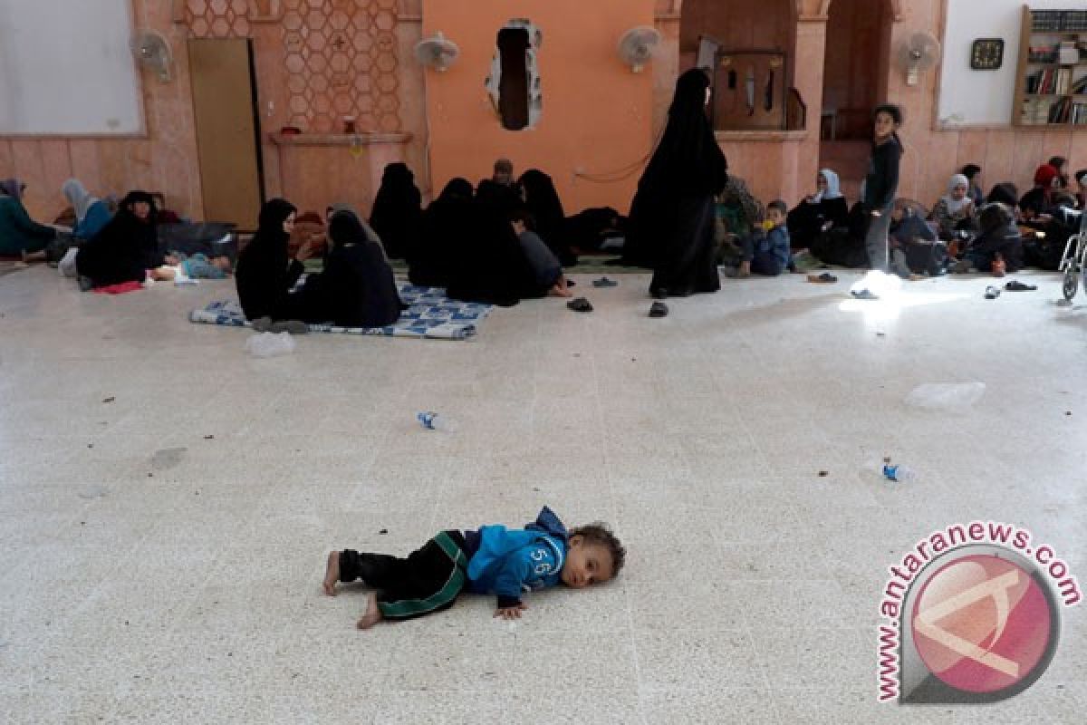 Tempat penyimpanan vaksin hancur diserang, anak-anak Suriah terancam