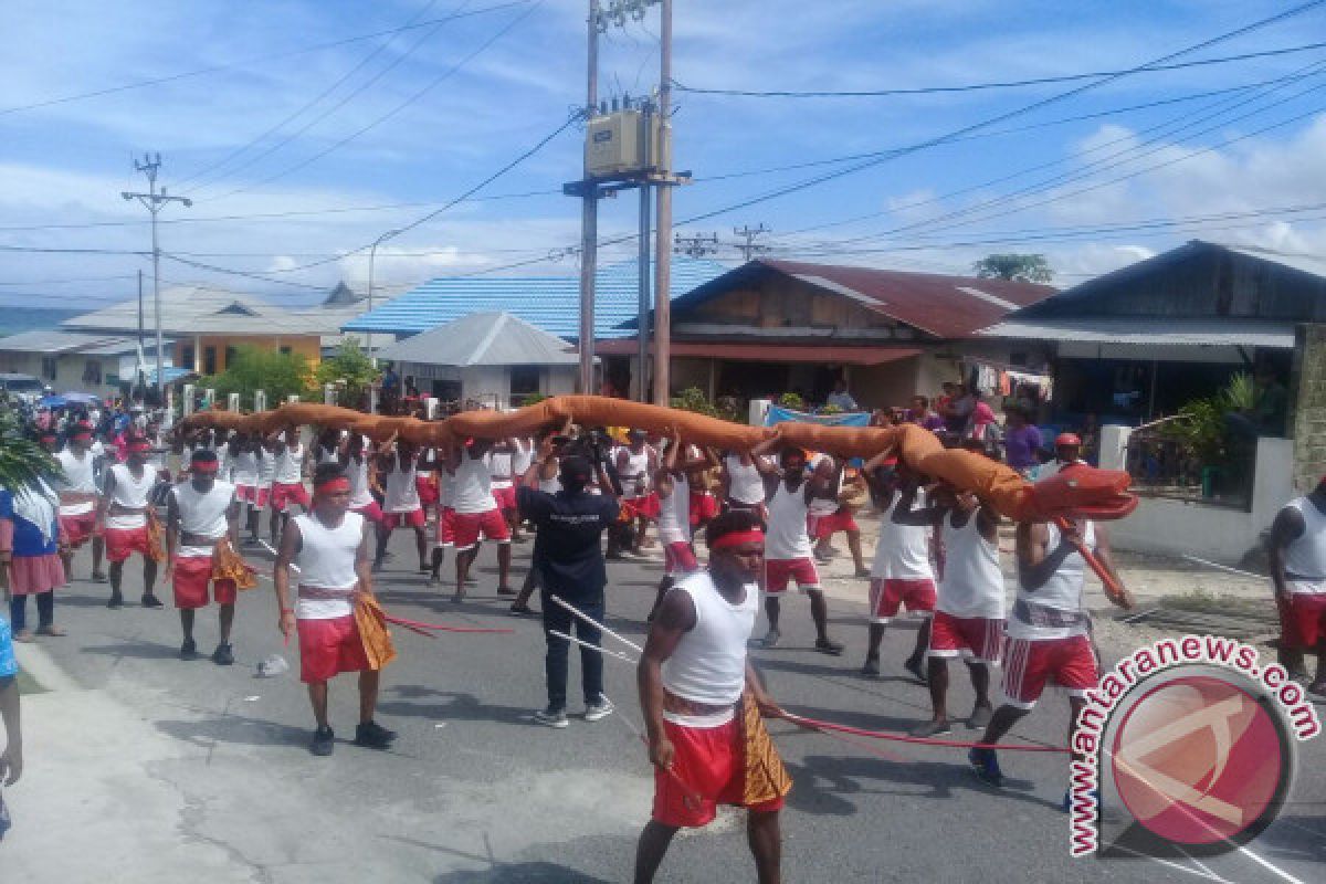 Karnaval Budaya Awali Festival Pesona Meti Kei