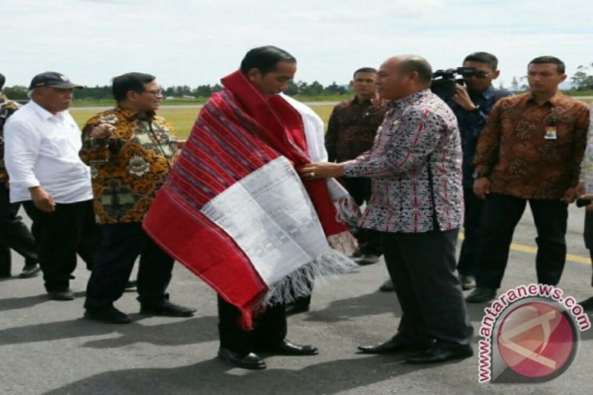 Jokowi : Danau Toba Tinggal Poles 