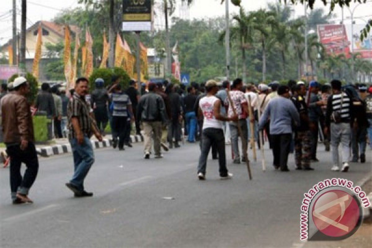 Ini Seorang Tersangka Bentrokan AntarLSM Di Karawang