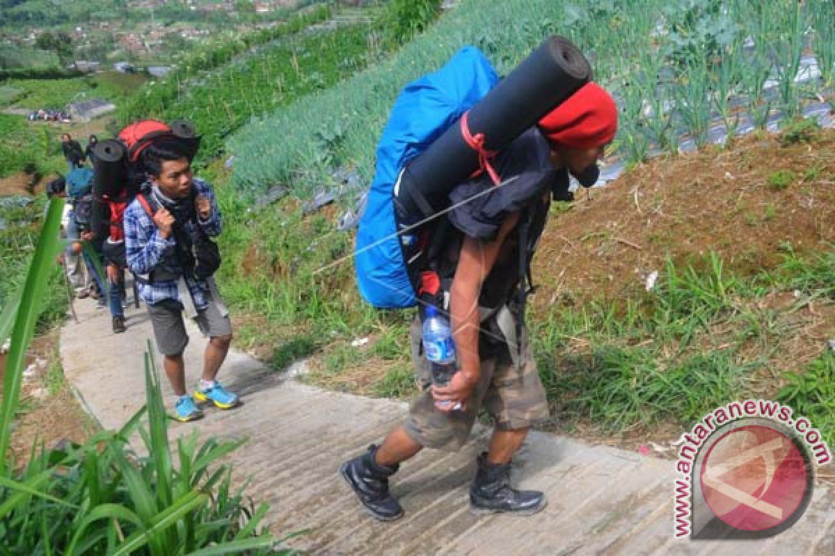 Kerusakan Gunung Bawakaraeng akibat kegiatan massif