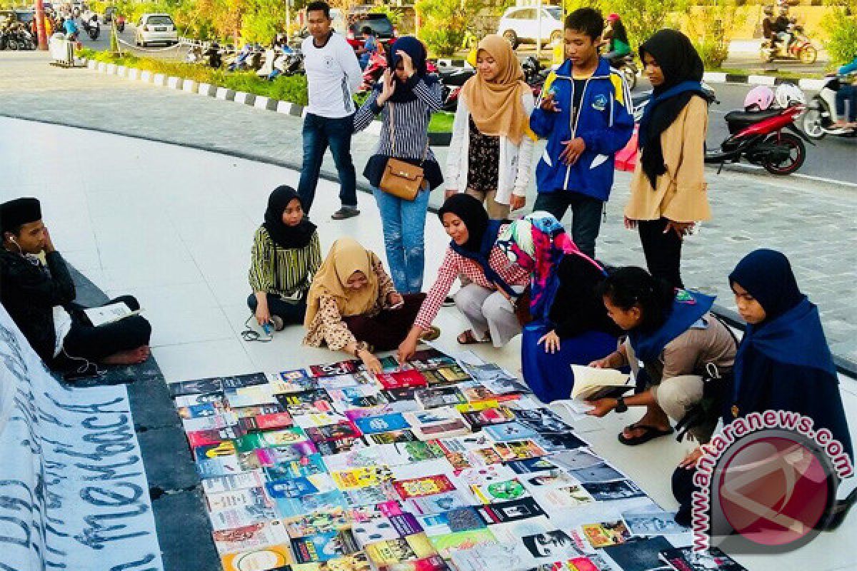 Mahasiswa Tanjungpinang Dirikan Perpustakaan Jalanan