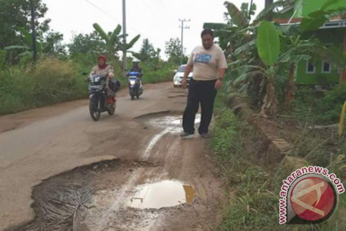 DPRD Pangkalpinang Minta Pemkot Prioritaskan Perbaikan Jalan Rusak