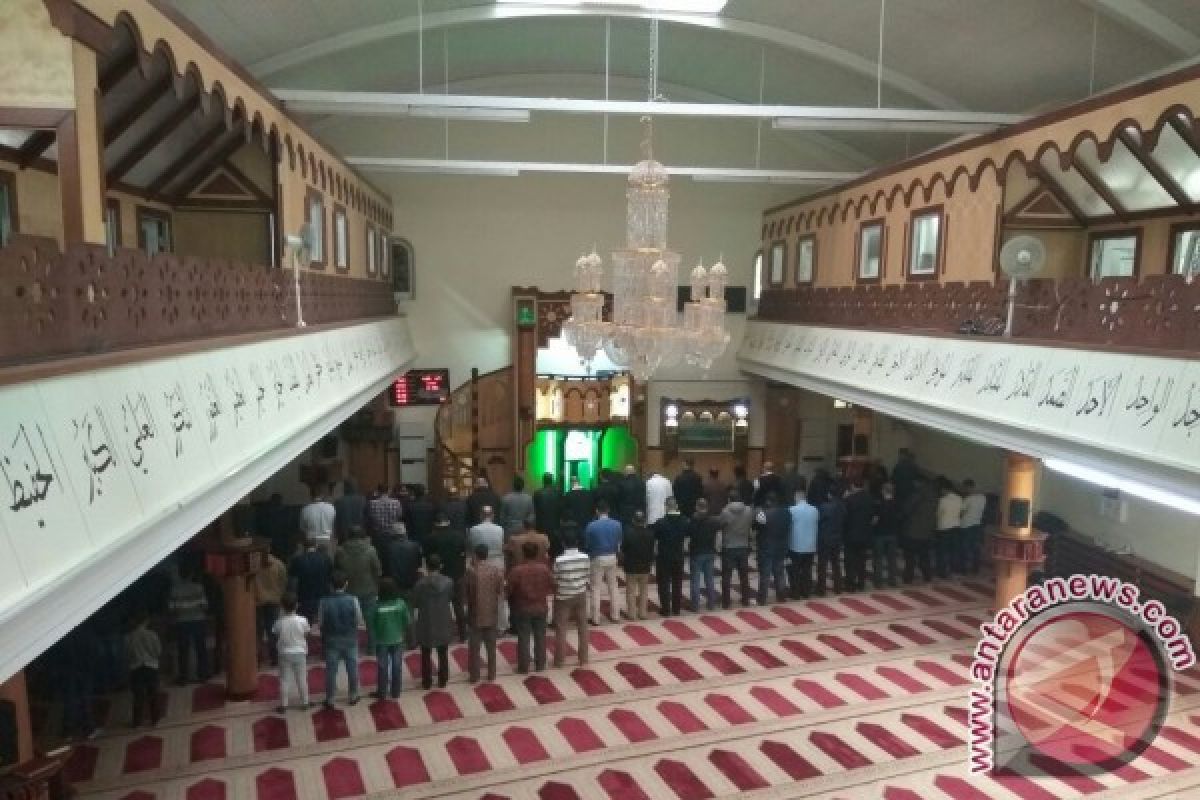 Jerman larang seluruh kegiatan Hizbullah, geledah masjid