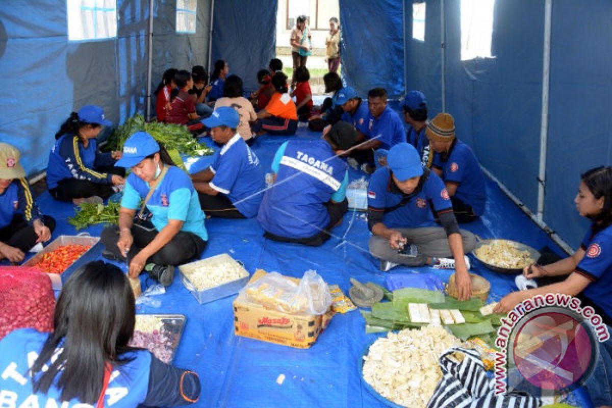 Gotong Royong Untuk Pengungsi Gunung Agung