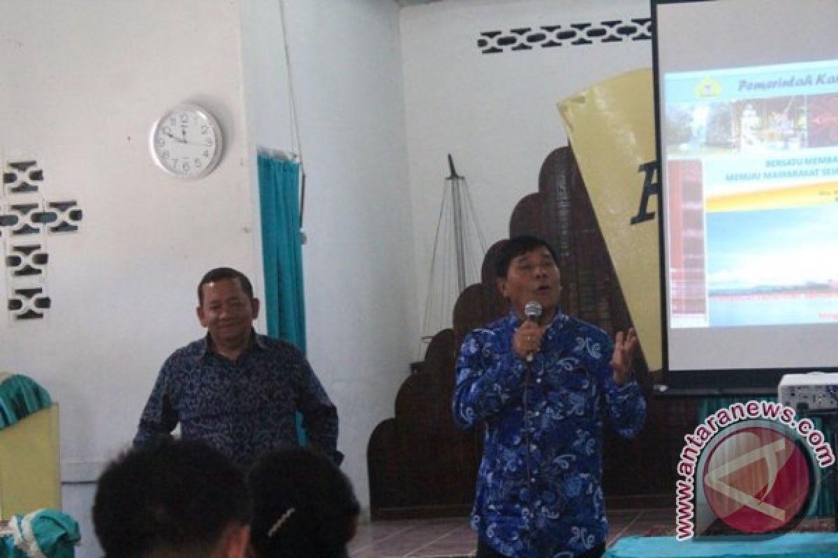 Jajaran Pemkab Samosir Kunjungi Gereja GKPI Nainggolan