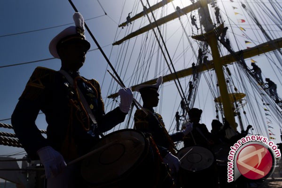 Ratusan personel KRI Bima Suci ibadah umroh