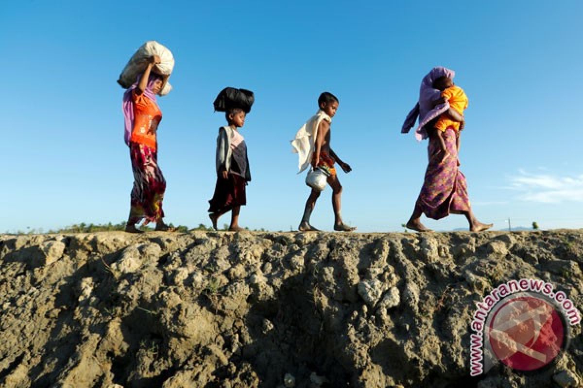Kelaparan dan siksaan membuat Rohingya terus mengalir ke Bangladesh