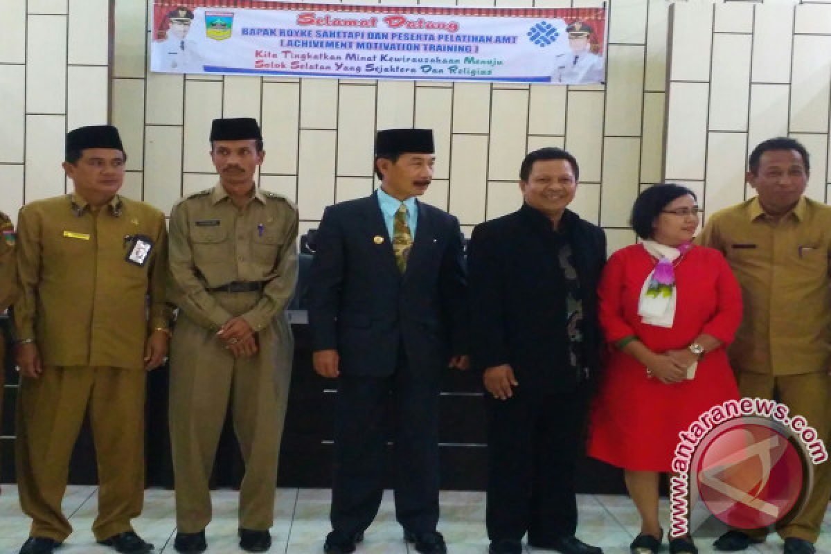 Pemkab Solok Selatan Motivasi Pemuda Menjadi Wirausahawan