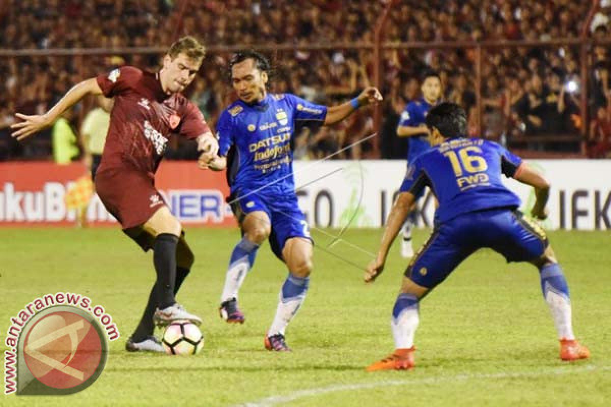 PSM Makassar Kalahkan Persib 2-1