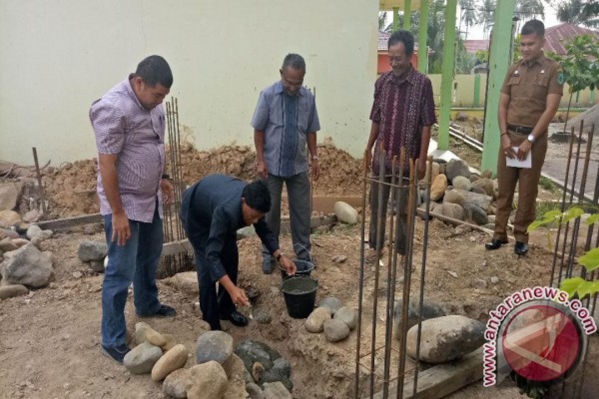 Bupati Letakan Batu Pertama Pembangunan Musollah