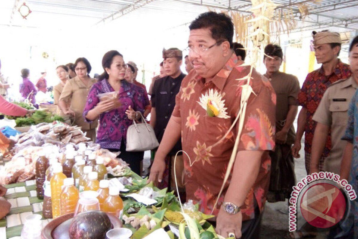 Bupati Buleleng Mendorong PKK Sukseskan Program KB