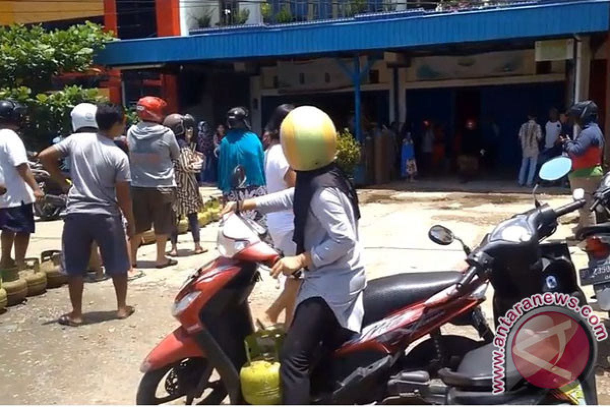 Warga Lingkar Timur keluhkan kelangkaan elpiji 3 kg