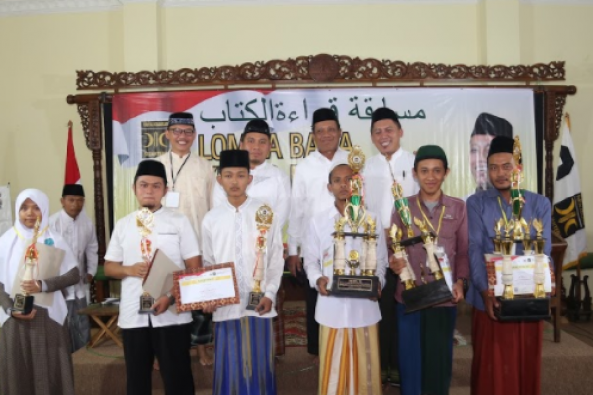 Santri Ponpes Al Munawar Juara Lomba Baca Kitab Kuning