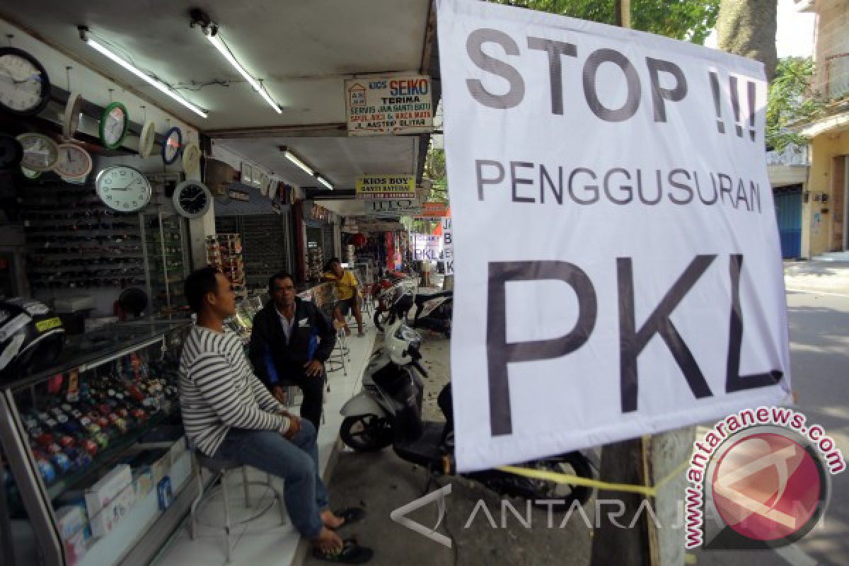 Satpol PP Mataram Segera Tertibkan PKL Gerimak 