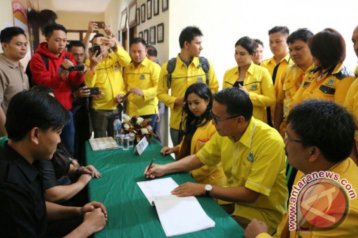 Partai Golkar Tomohon Mendaftar Ke KPUD