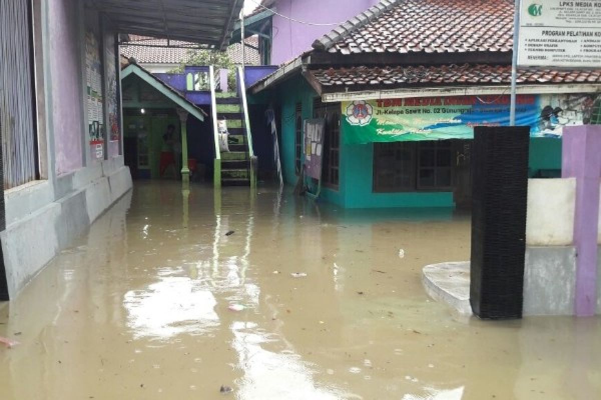 Banjir dan Tanah Longsor Landa Cilacap