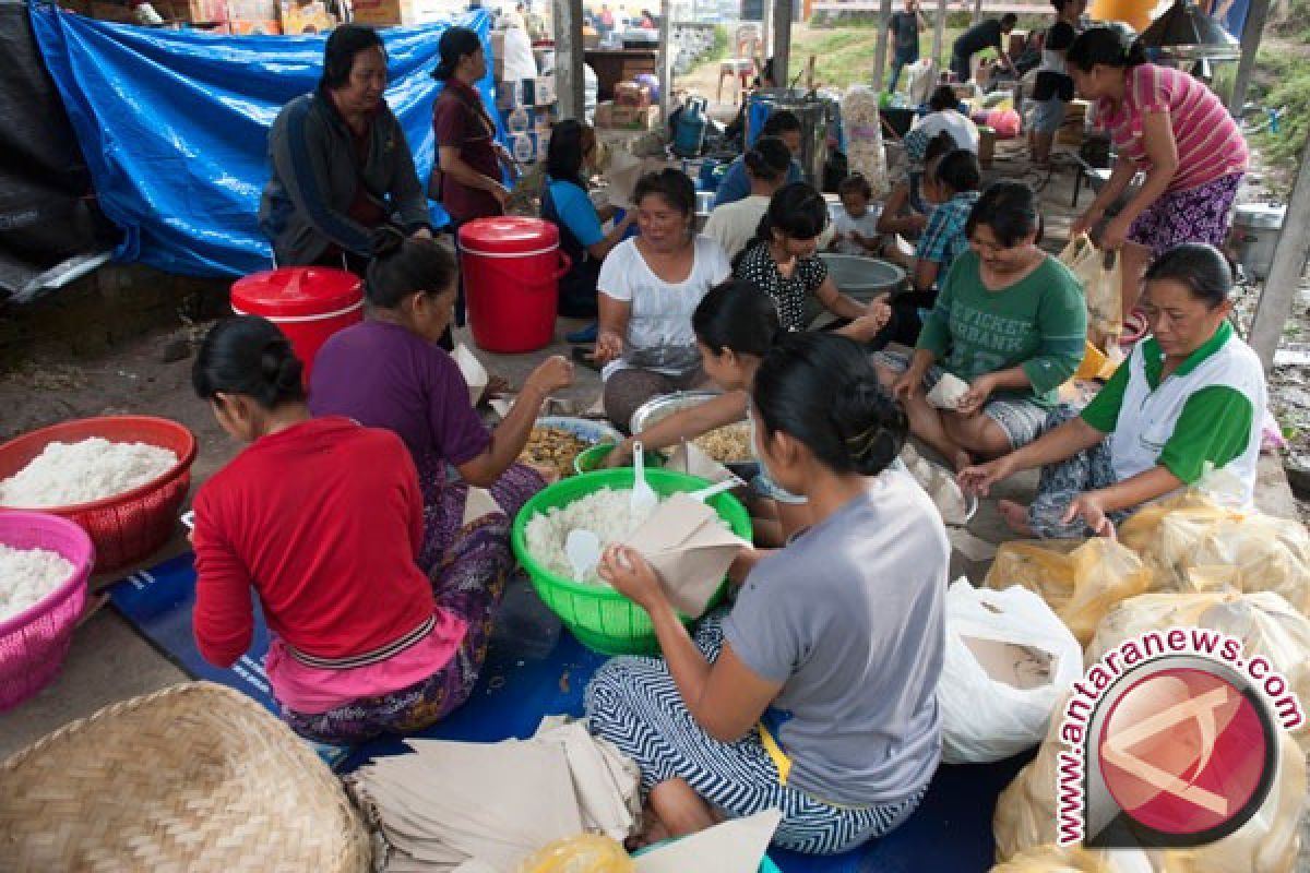 42 BUMN Sinergi Bantu Pengungsi Gunung Agung