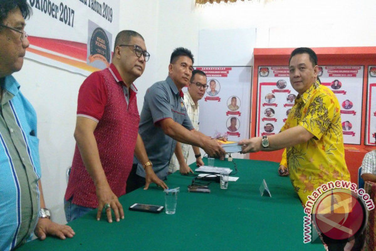  Sondakh Pimpin Penyerahan Dokumen Golkar  ke KPU 