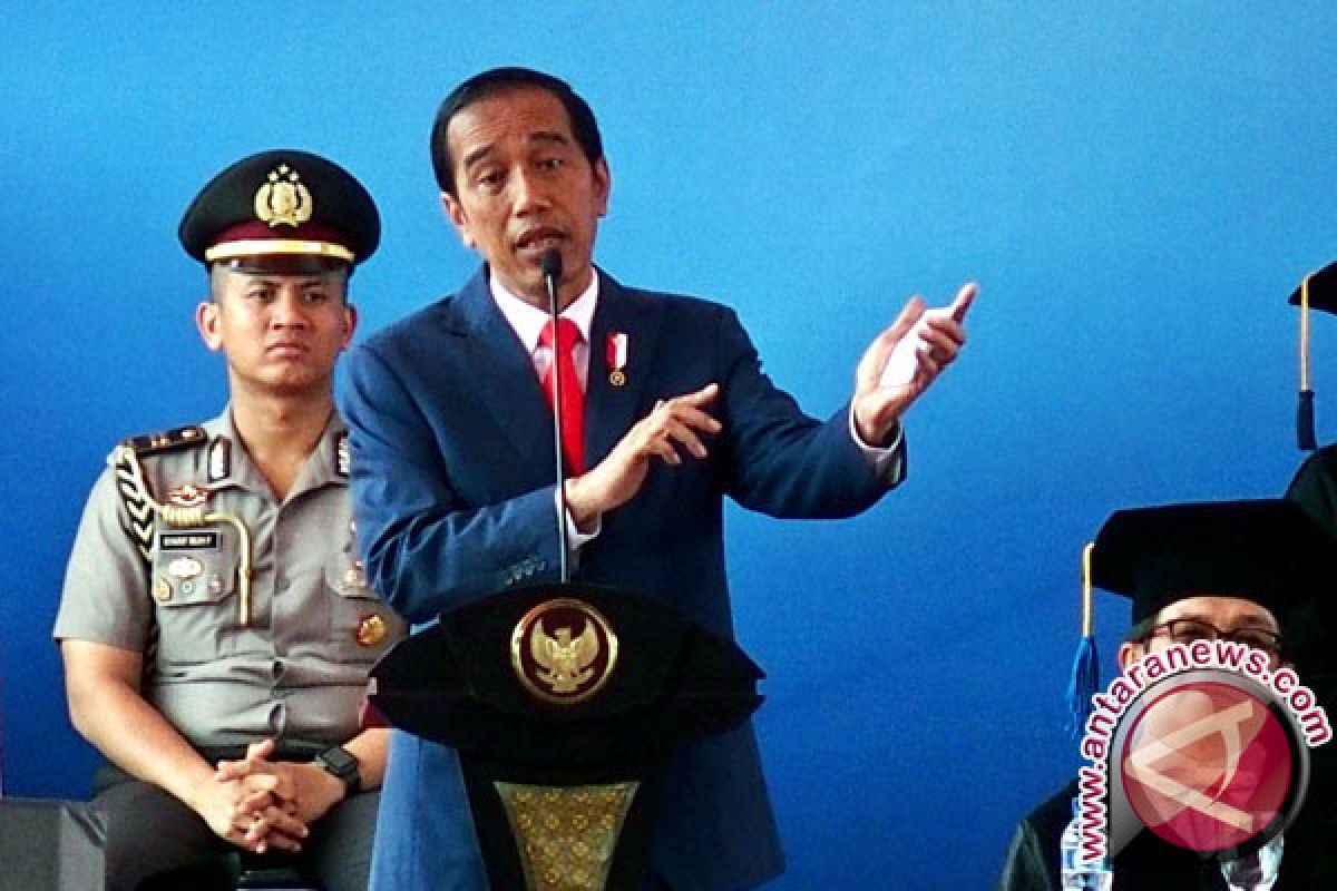 Presiden lantik 724 perwira TNI Polri