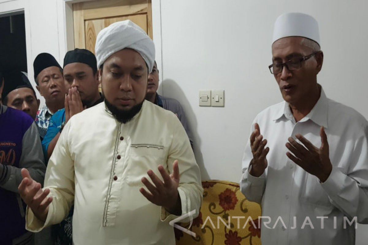 KH Azaim ajak Santri Pikirkan Tantangan ke Depan