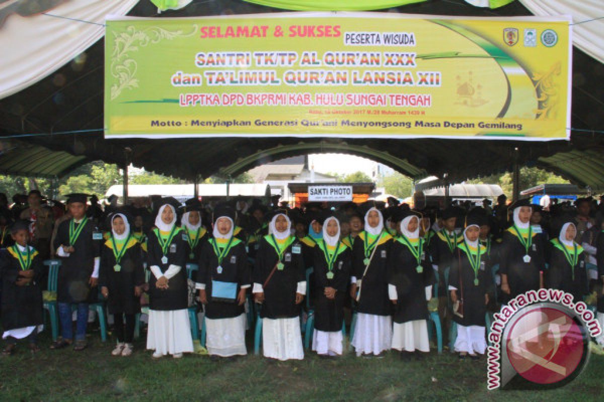 2271 Santri TPA HST Diwisuda