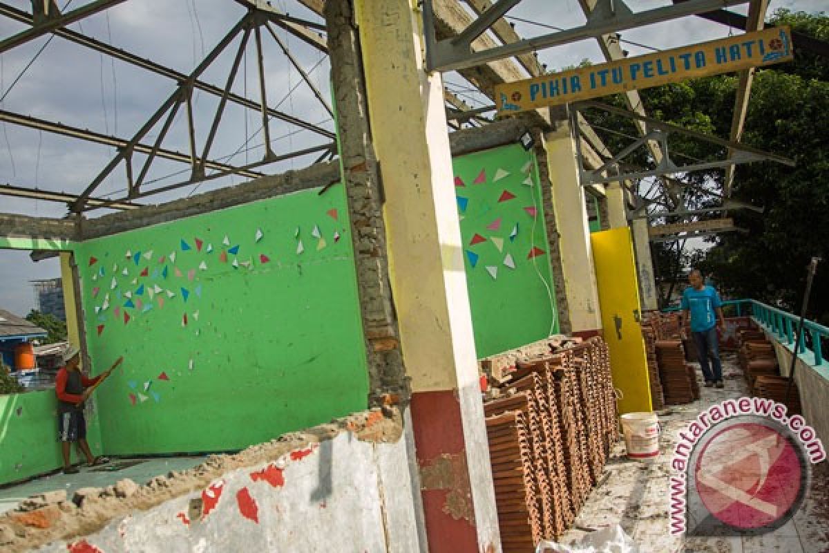 Surabaya rehabilitasi puluhan sekolah