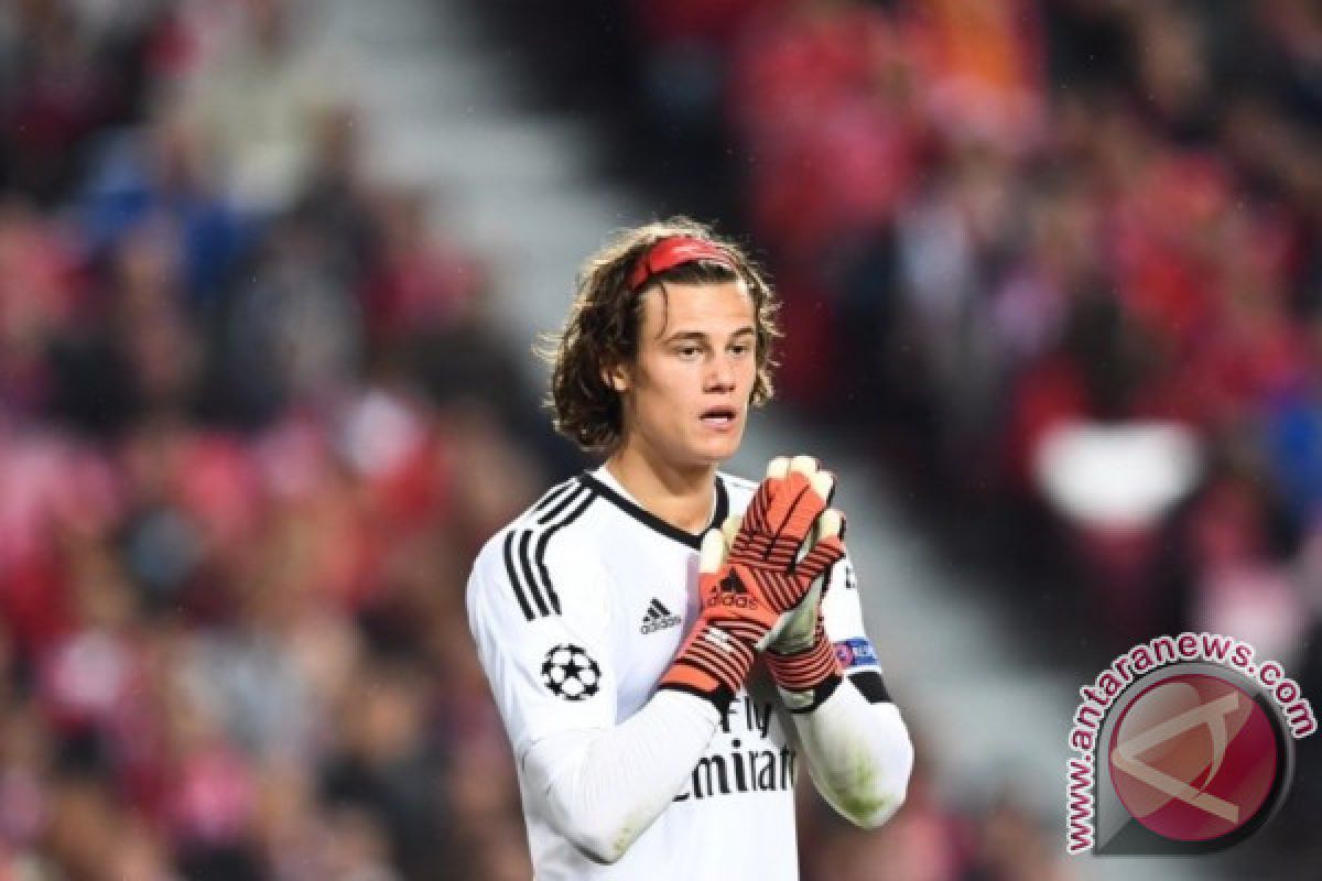 Berkat Blunder Kiper Benfica, Manchester United Menang