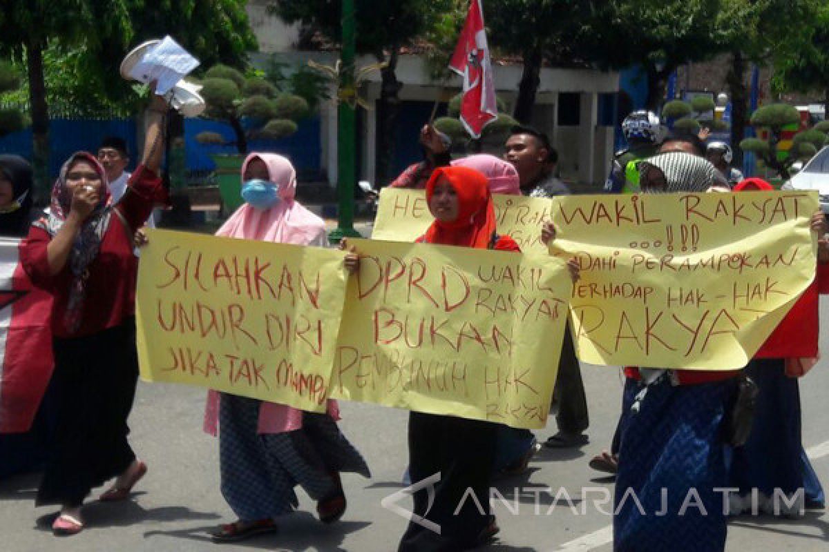 GMNI Sumenep Tuntut Pencabutan Parkir Berlangganan