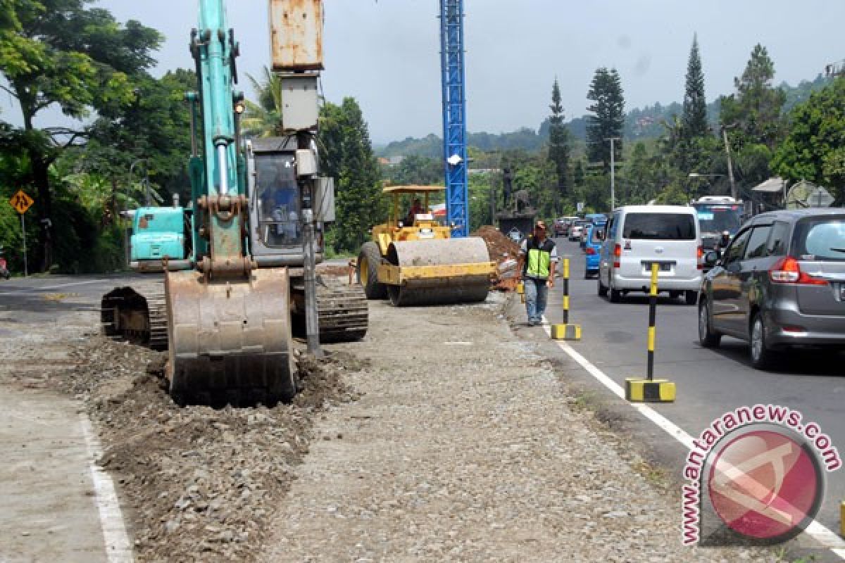 Ratusan kendaraan terjebak di Cugenang-Cianjur