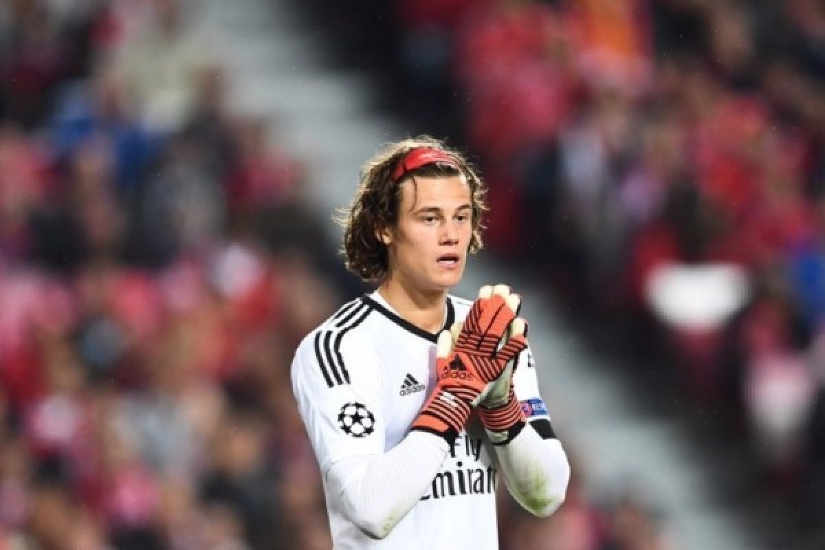 Blunder Kiper Benfica, Bawa Manchester United Menang 1-0