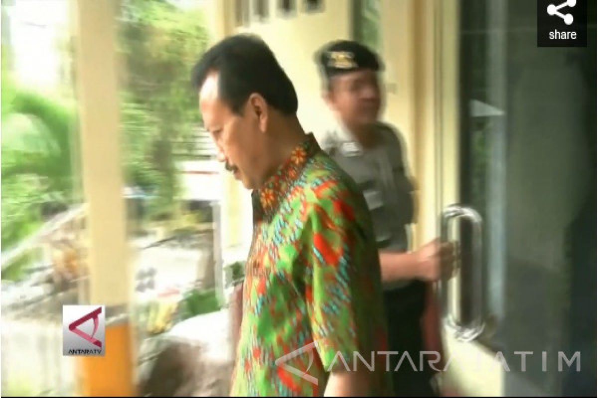 (Video) KPK Periksa 9 Saksi Terkait Kasus Bupati Kukar di Malang