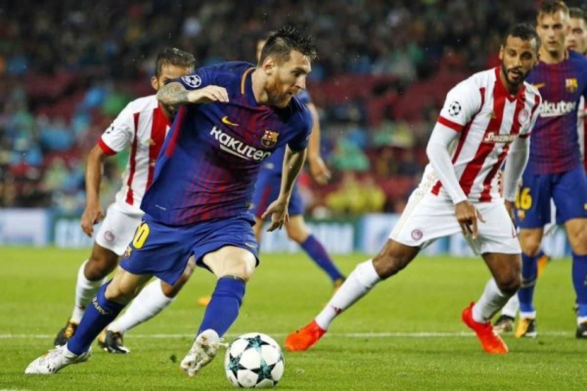 Barcelona Hajar Olympiakos 3-1, Pique Dikartu Merah